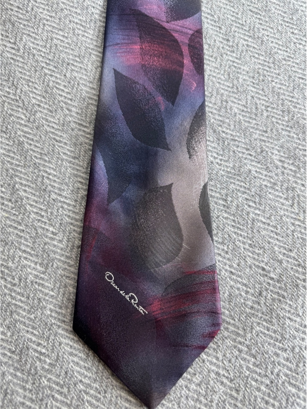 Oscar de la Renta Studio Silk Tie with Abstract Leaf Pattern